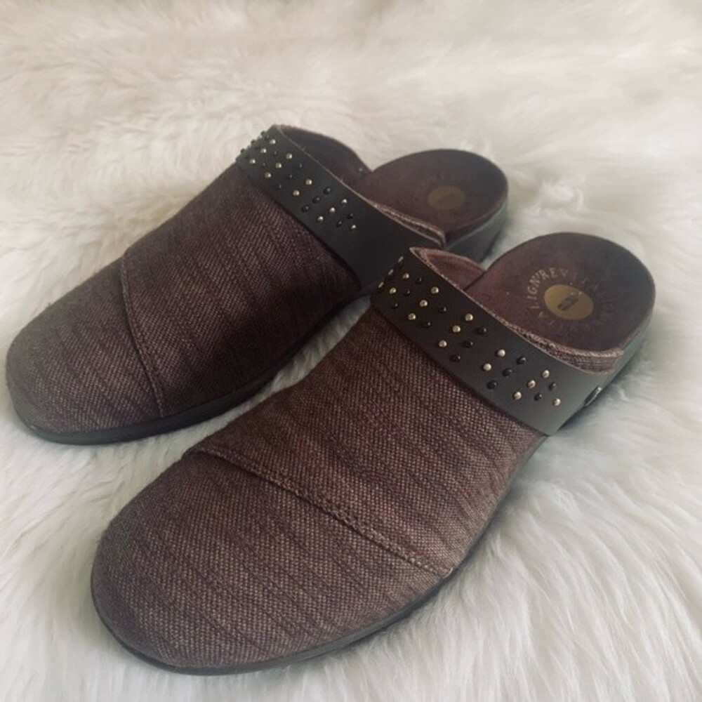 Revitalign slip on shoes Size 8